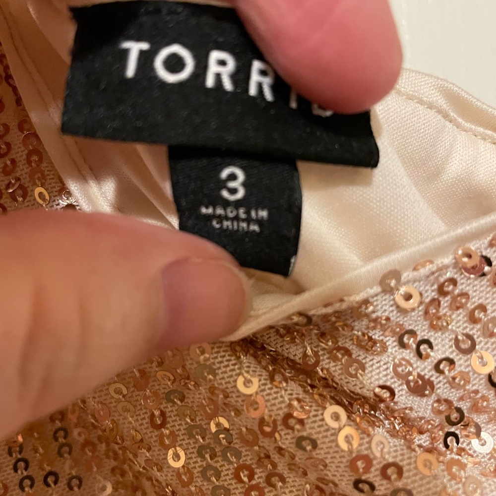 Torrid Gold sequin top size 3 - Picture 3 of 3